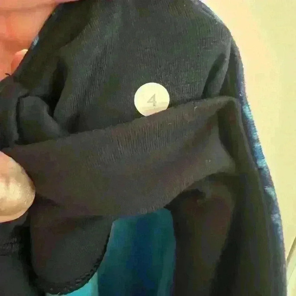 Lululemon Athletica Blue Tights Leggings Size 4- Worn once! EUC - Picture 5 of 5